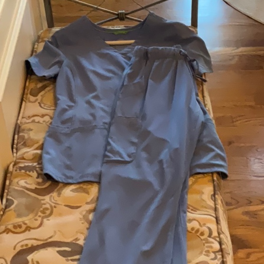 2 pair of healing hands scrubs 1 set blue and 1 set gray